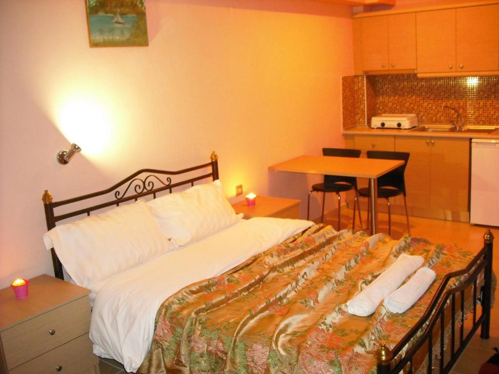 Anestis Studios Lidia Room photo